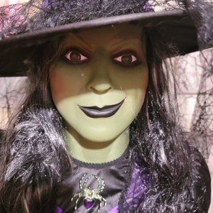 Gemmy 2013 Life-size Sarah the Sassy Witch